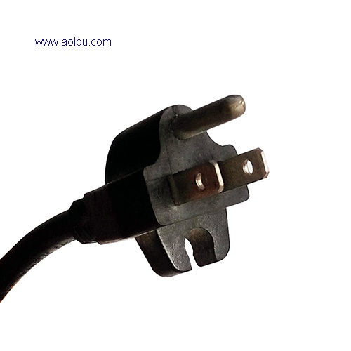 NEMA5-15P power cord with the locking clamp